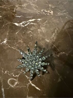 Fashion Nova Black and Silver Starburst Rhinestone Ring
